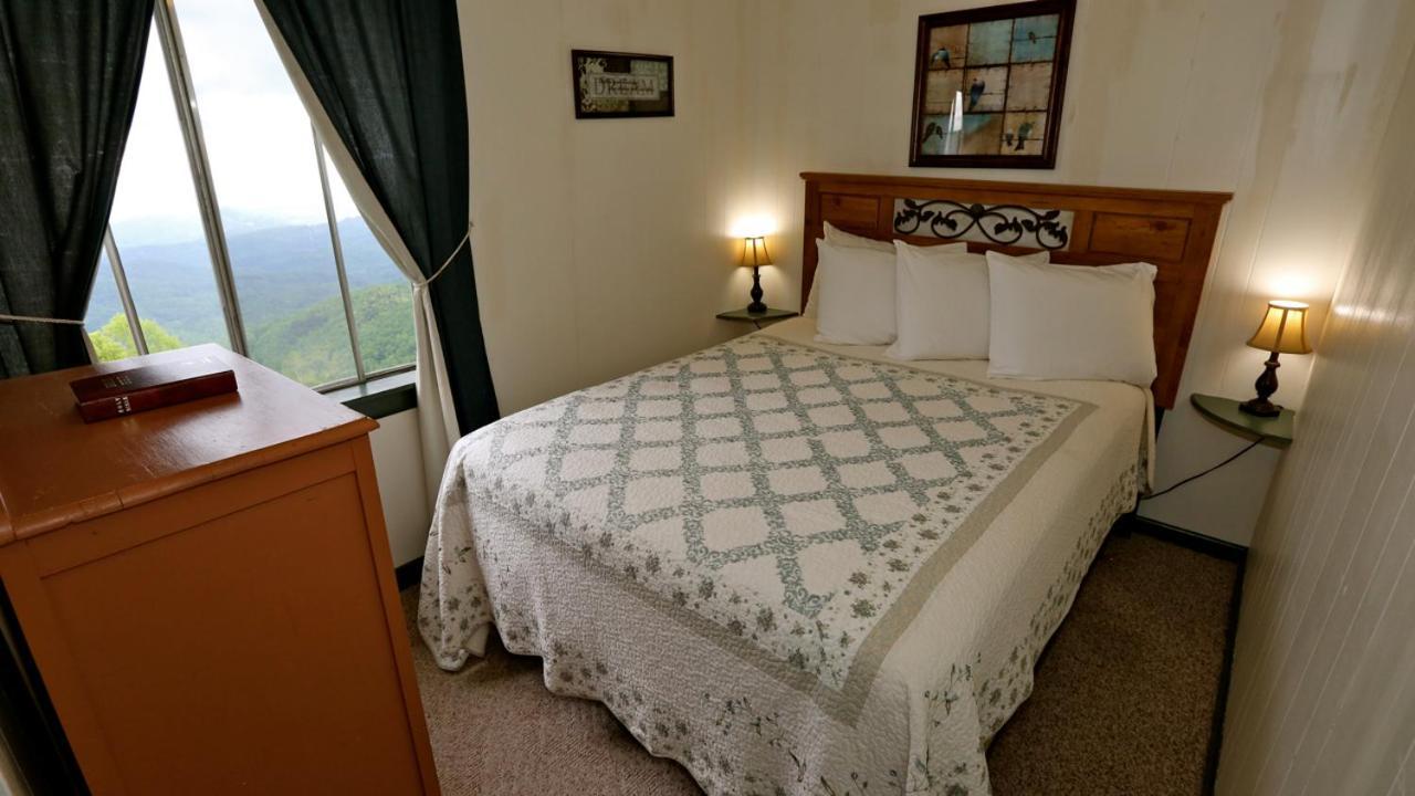 Alpine Inn Little Switzerland Eksteriør billede