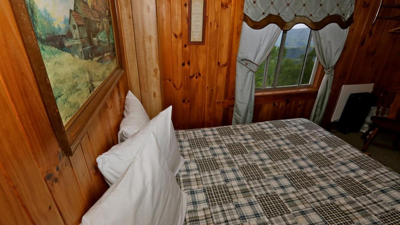Alpine Inn Little Switzerland Eksteriør billede